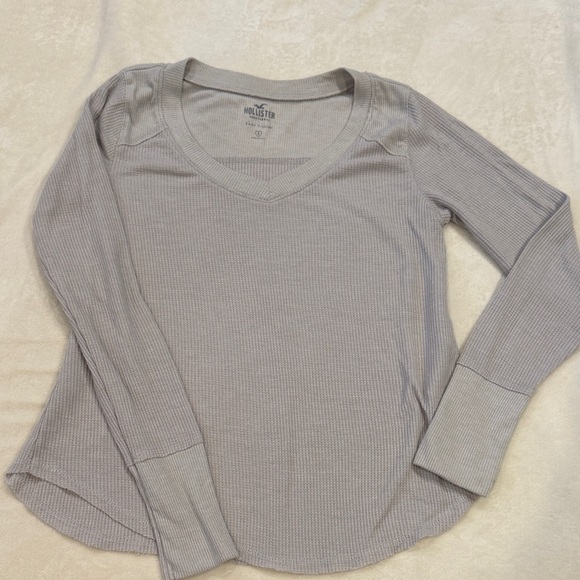 Hollister Tops - Hollister Women's Light Gray Long Sleeve Easy T-Shirt Size Small